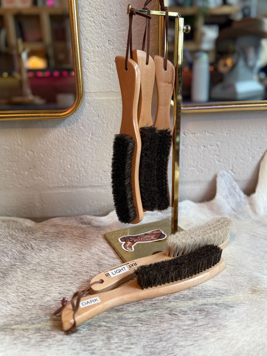 Hat brush
