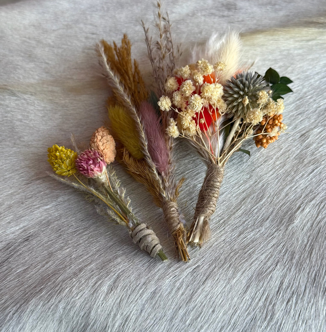 Fall dried feather bundle - Pre-bundled